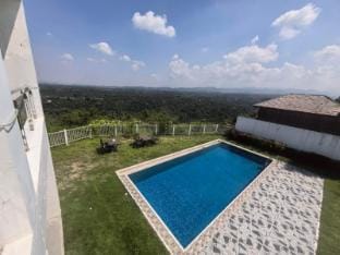 Clark Villa Very Wide Spacious Home! Beside Hilton Vacation rental in Angeles