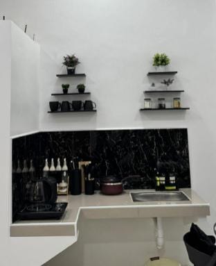 Black Suites(Transient Room) Apartment in Central Visayas