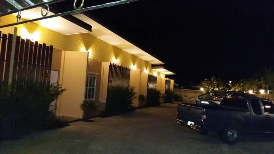 บ้านมีชัย Resort in Chon Buri Changwat