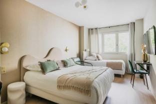Modern "Green Suites" Residence Villa in Île-de-France
