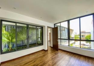 Villa mới , 16 nước mặn 1, 5 phòng ngủ mới xây  Villa in Da Nang
