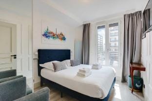 Chic apartment - 2BR/6P - Near Place Voltaire Villa in Paris