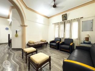 House of Joy, AC 4 Bedroom House, Kaloor Vacation rental in Kochi