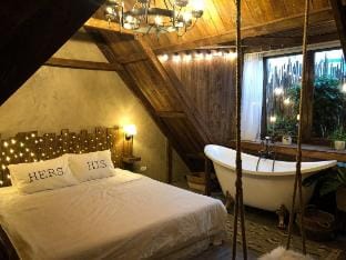 ✯ Attic Private Room ✯ HotTub ✯ Freedom House Vacation rental in Laos