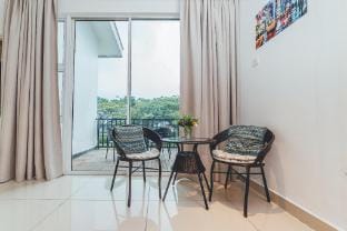 d'Lux 6BR16-25px Pool BBQ NetFlx HotPot KTV Mahjon Vacation rental in Johor