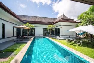 Chalong Beach 3 Bedroom Private Pool Villa Villa in Chalong