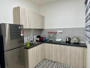 GEM SUITE | 3R2B | 3-5 Min to KPJ with Netflix Apartment in Kuching