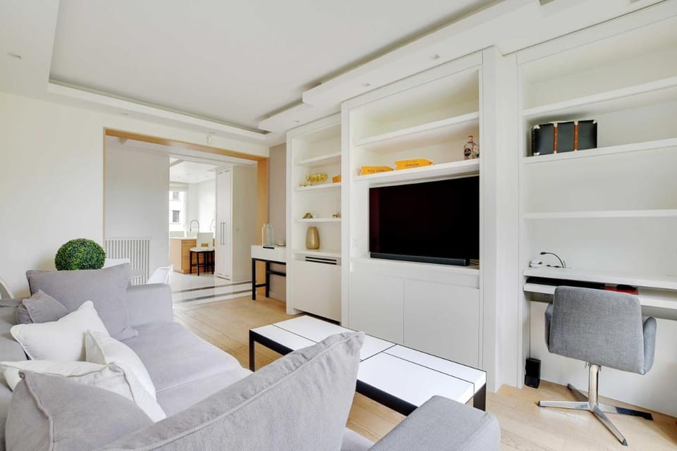 charming Appt with a/c- 1bd/2p - tour eiffel  Apartment in Paris