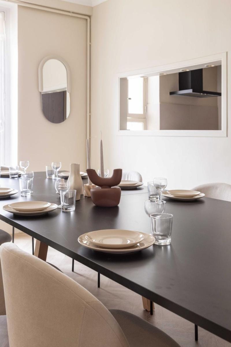 Chic Apartment - 5BR/10P - Grenelle/Eiffel Tower Apartment in Paris