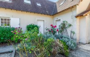 Charming house with garden in residence with pool Apartment in Deauville