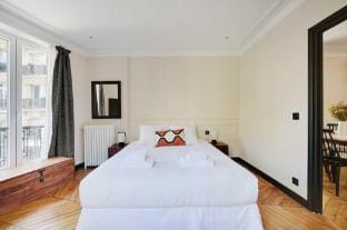 Elegant apartment - 2BR 4P - Arc de Triomphe Apartment in Paris