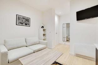 Cosy modern flat - 1BR- 4P- Oberkampf Apartment in Paris