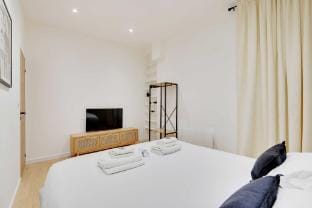 Cosy modern flat - 1BR- 4P- Oberkampf Apartment in Paris
