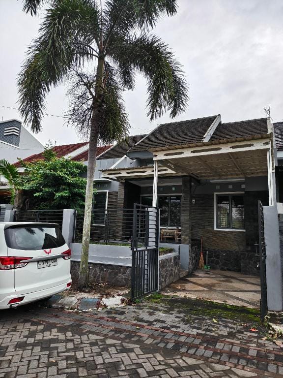 Homey Guesthouse Malang (Syariah) Hotel in East Java