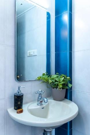 Best 3BHK Seaview Serviced Apartment @Marine Drive Apartment in Kochi