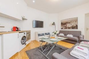 Cozy studio- 3P -Grenelle Apartment in Paris
