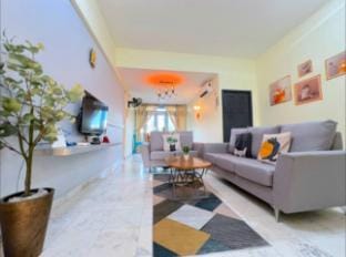 FAT MOM-The Cat House Apartment in Kedah