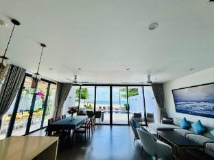 Beachfront Villa 4 Bedrooms Sanctuary Ho Tram Villa in Ba Ria - Vung Tau