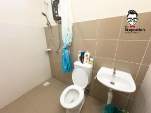 Staycation Homestay 68 Kch City Mall Landed House Vacation rental in Kuching