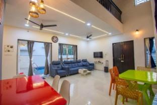 Netflixx Villa  Villa in Lonavla