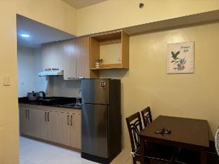 eLviZ cRadLe 1BR Condo Transient Brenthill Baguio Vacation rental in Baguio