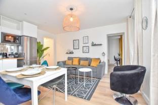 Superb apartment - 6 rooms - Paris center Apartment in Paris