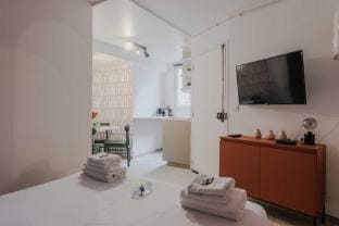 Welcoming Studio - 2P - Moulin Rouge Apartment in Paris