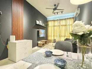 D’Summit 1BR modern kempas netfx 1406 Vacation rental in Johor Bahru