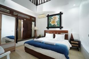 Three BR Pool Villa•Canggu•River View Villa in North Kuta