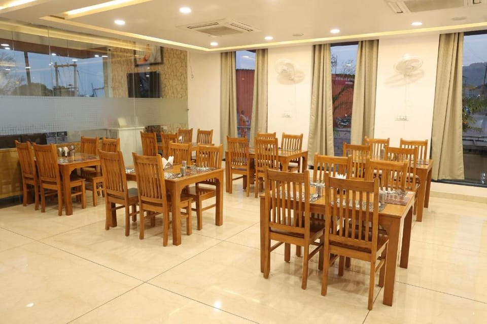 Bageshwar Insignia Hotel and Resorts Hotel in Uttar Pradesh