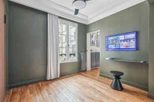 Magnificent Flat - 2BR/6P - Champs Elysées Apartment in Paris