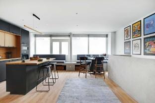 Spacious Apartment - 2BR/4P - Place de Clichy Apartment in Paris