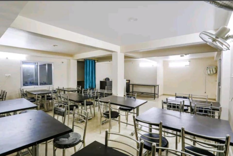 Goroomgo Kashi heaven BHU Varanasi Hotel in Varanasi