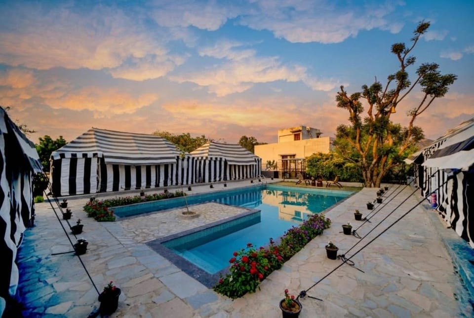 Badi Meadows Hotel in Udaipur