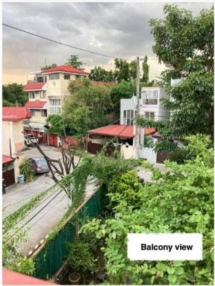 Budget Retreat & Library FREE Parking near BGC Villa in Makati