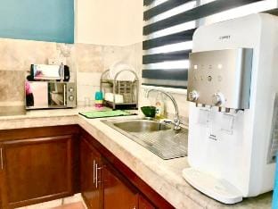 FAT MOM - The Blue House(FREE 1 CarPark+NetflixTV) Vacation rental in Kedah