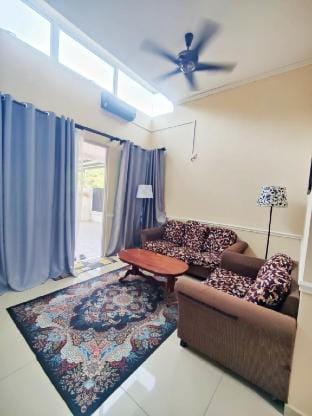 Teratak Impiana Indah Homestay Vacation rental in Johor