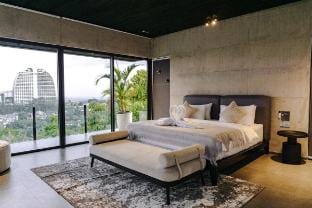 Amulya Luxury Villa Dago, 4BR Heated Infinity Pool Vacation rental in Bandung
