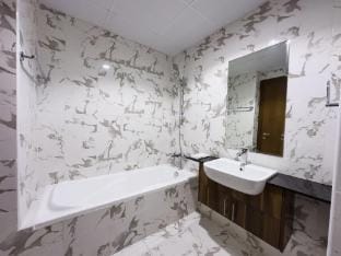 Marina Al Hamra Deluxe King Studio Apartment in Ras al Khaimah