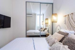 Modern apartment -1BDR/4P - 300m from the BEACH Apartment in Antibes