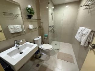 Venice Grand Mall Modern, stylish, comfy unit Apartment in Makati