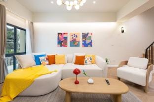 5BR Designer Home w/ Pool & Cinema | 2mins to BTS Vacation rental in Bangkok