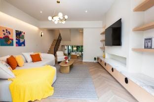 5BR Designer Home w/ Pool & Cinema | 2mins to BTS Vacation rental in Bangkok