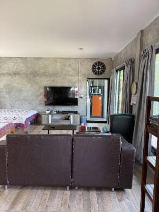 บ้านสวนครูวิภาวี Vacation rental in Thailand