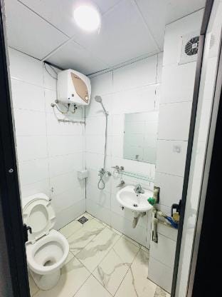 STUDIO TƯƠI MỚI 230 MỄ TRÌ THƯỢNG Apartment in Laos