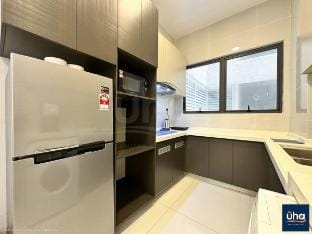 Khaleesya Suite. CG Pool View @2BR 4Pax near CIQ Vacation rental in Johor Bahru