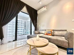 Khaleesya Suite. CG Pool View @2BR 4Pax near CIQ Vacation rental in Johor Bahru