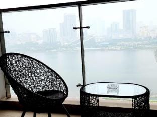 Căn Hộ 4 Phòng Ngủ View Đẹp Tại Vinhomes Skylake Apartment in Laos