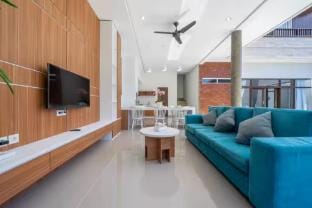Villa Tentrem Berawa Villa in North Kuta