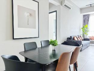 Opus 1302  l Tower 118 l Chinatown l  7 Pax Vacation rental in Federal Territory of Kuala Lumpur